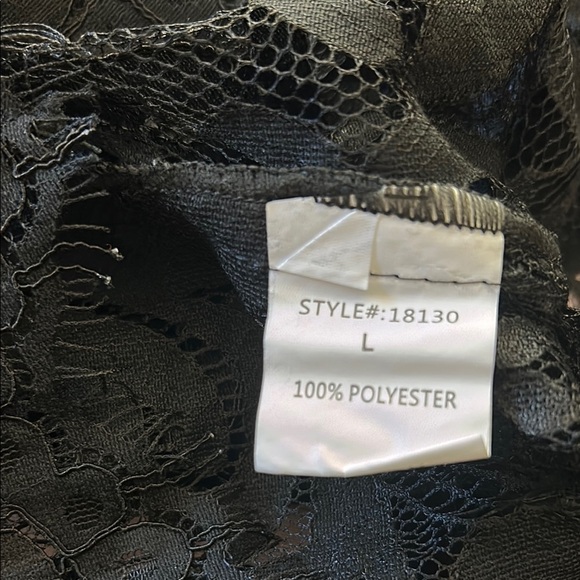 Vivid Elegant Black Lace Top - Picture 7 of 12